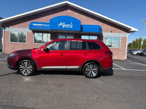 Another view of 2020 Mitsubishi Outlander SE for sale in Chambersburg, PA at Kyner's Auto Sales, Inc.