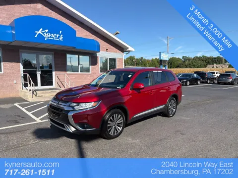 Red 2020 Mitsubishi Outlander SE for sale in Chambersburg, PA