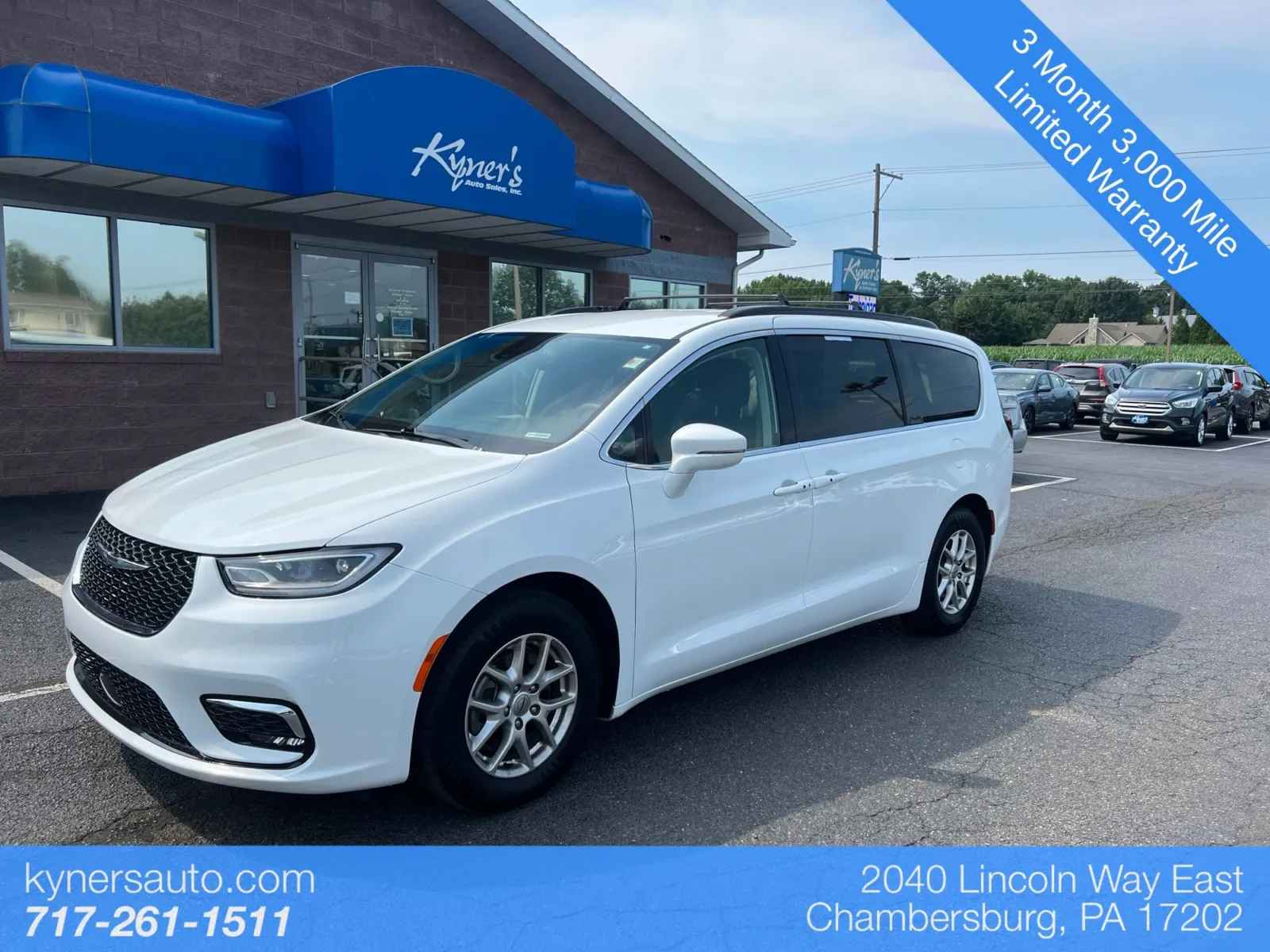White 2022 Chrysler Pacifica Touring L for sale in Chambersburg, PA