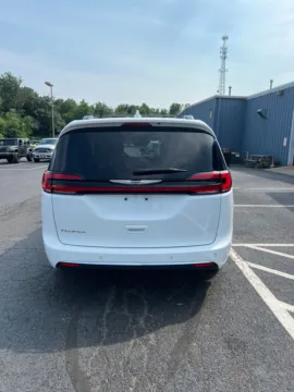 More photos of 2022 Chrysler Pacifica Touring L at Kyner's Auto Sales, Inc., PA