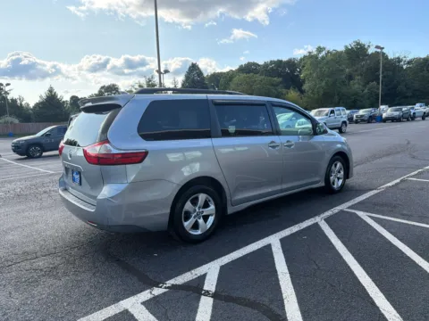 More photos of 2018 Toyota Sienna LE at Kyner's Auto Sales, Inc., PA
