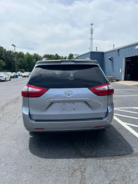 More photos of 2018 Toyota Sienna LE at Kyner's Auto Sales, Inc., PA