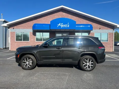 Another view of 2023 Jeep Grand Cherokee Limited for sale in Chambersburg, PA at Kyner's Auto Sales, Inc.