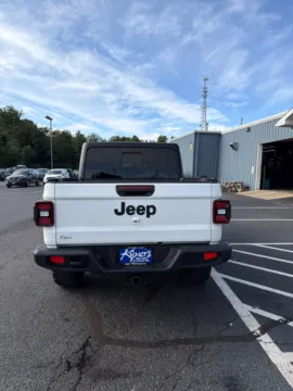 More photos of 2021 Jeep Gladiator Willys at Kyner's Auto Sales, Inc., PA