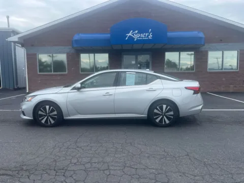Another view of 2022 Nissan Altima 2.5 SV for sale in Chambersburg, PA at Kyner's Auto Sales, Inc.