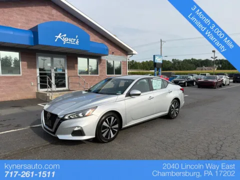 Silver 2022 Nissan Altima 2.5 SV for sale in Chambersburg, PA