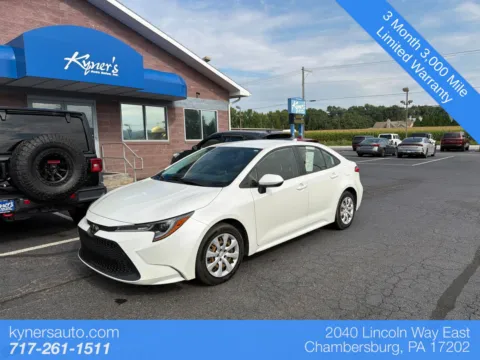 White 2021 Toyota Corolla LE for sale in Chambersburg, PA
