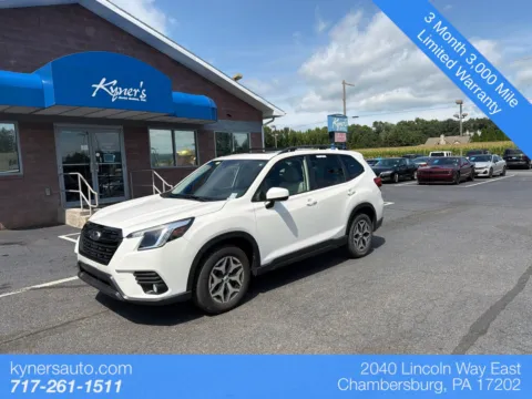 White 2022 Subaru Forester Premium for sale in Chambersburg, PA