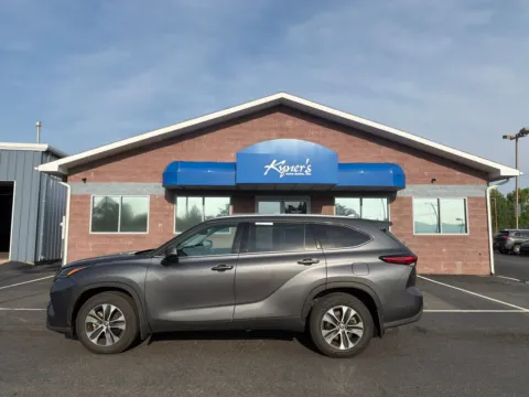 Another view of 2021 Toyota Highlander XLE for sale in Chambersburg, PA at Kyner's Auto Sales, Inc.