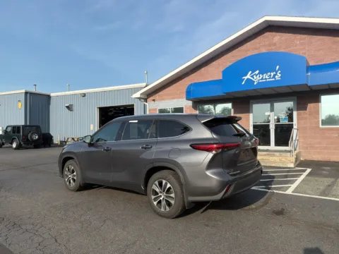 More photos of 2021 Toyota Highlander XLE at Kyner's Auto Sales, Inc., PA