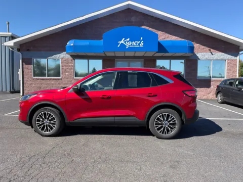 Photos of 2022 Ford Escape Plug-In Hybrid SE for sale in Chambersburg, PA at Kyner's Auto Sales, Inc.