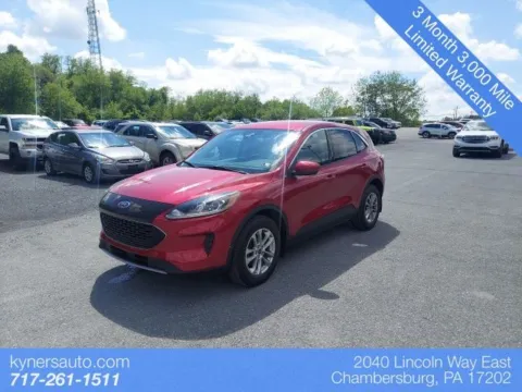 Red 2020 Ford Escape SE for sale in Chambersburg, PA