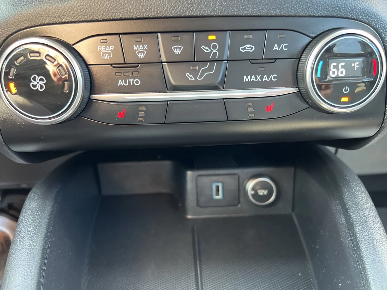 2020 Ford Escape SE - Photo 17