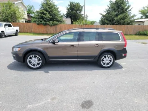 Another view of 2016 Volvo XC70 T5 Premier for sale in Chambersburg, PA at Kyner's Auto Sales, Inc.