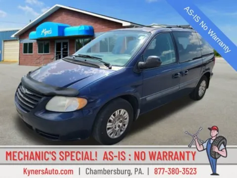 Blue 2006 Chrysler Town & Country for sale in Chambersburg, PA