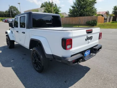 More photos of 2020 Jeep Gladiator Altitude at Kyner's Auto Sales, Inc., PA