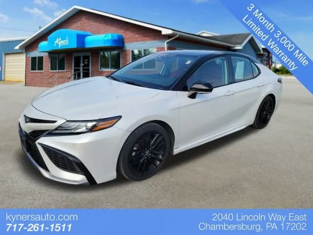 White 2022 Toyota Camry Hybrid XSE for sale in Chambersburg, PA