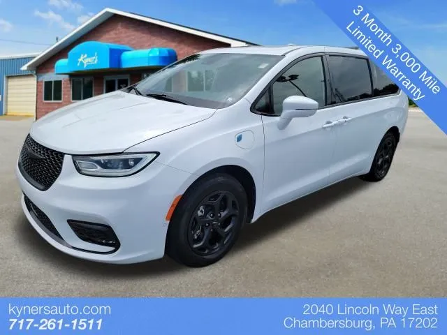 White 2022 Chrysler Pacifica Hybrid Limited for sale in Chambersburg, PA
