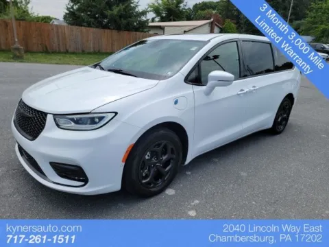 White 2022 Chrysler Pacifica Hybrid Limited for sale in Chambersburg, PA