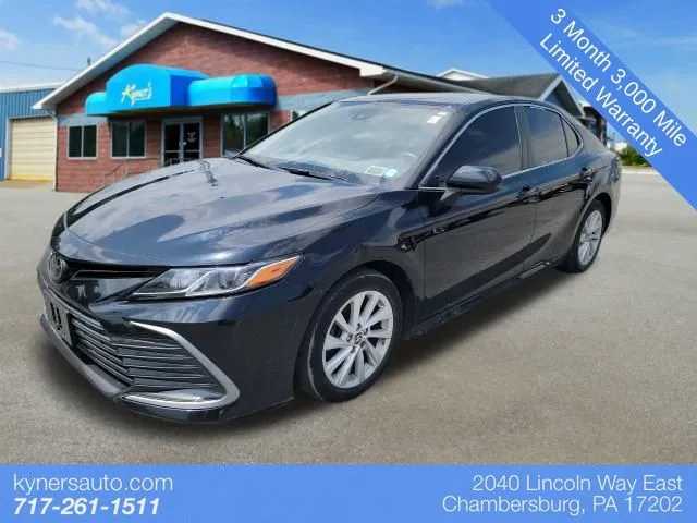Black 2022 Toyota Camry LE for sale in Chambersburg, PA