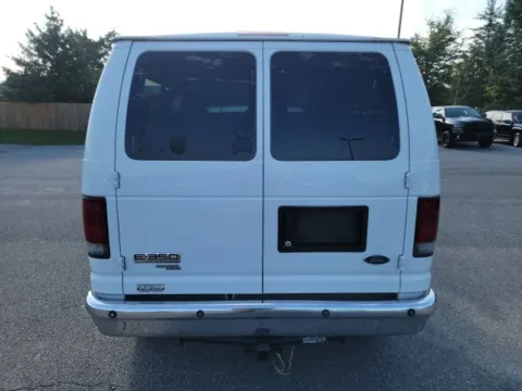 More photos of 2008 Ford E-350SD XLT at Kyner's Auto Sales, Inc., PA