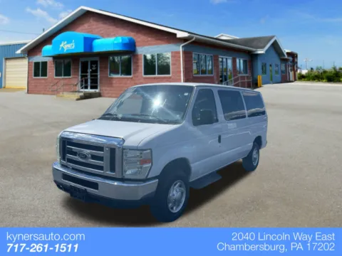 White 2008 Ford E-350SD XLT for sale in Chambersburg, PA