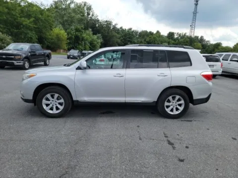Photos of 2011 Toyota Highlander for sale in Chambersburg, PA at Kyner's Auto Sales, Inc.