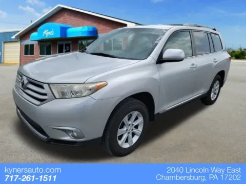 Silver 2011 Toyota Highlander for sale in Chambersburg, PA
