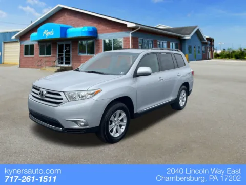 Silver 2011 Toyota Highlander Limited for sale in Chambersburg, PA