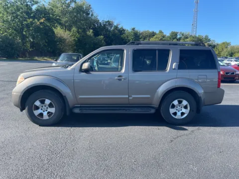 Photos of 2006 Nissan Pathfinder SE for sale in Chambersburg, PA at Kyner's Auto Sales, Inc.