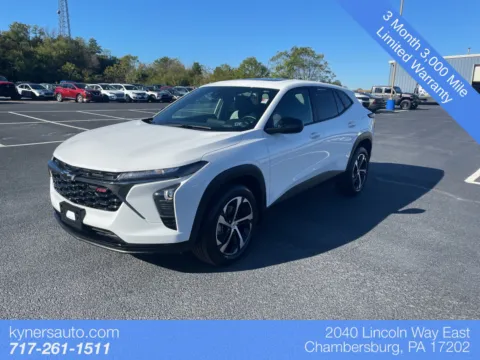 White 2025 Chevrolet Trax 1RS for sale in Chambersburg, PA