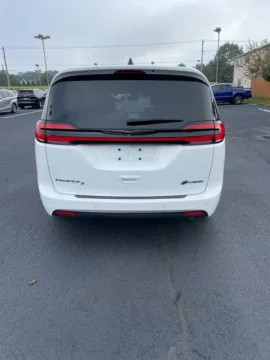 More photos of 2023 Chrysler Pacifica Hybrid Limited at Kyner's Auto Sales, Inc., PA