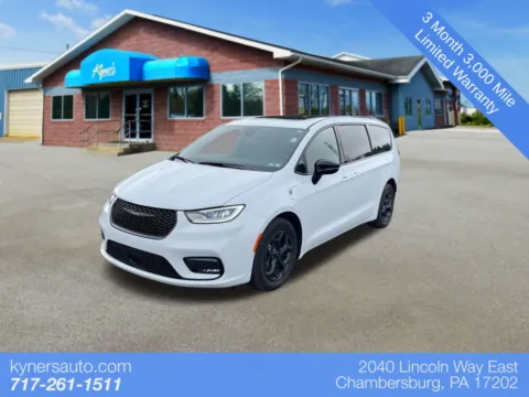 White 2023 Chrysler Pacifica Hybrid Limited for sale in Chambersburg, PA