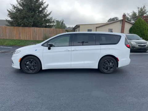 Another view of 2023 Chrysler Pacifica Hybrid Limited for sale in Chambersburg, PA at Kyner's Auto Sales, Inc.