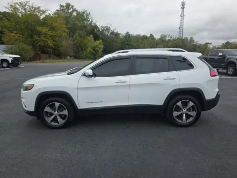 Another view of 2019 Jeep Cherokee Limited for sale in Chambersburg, PA at Kyner's Auto Sales, Inc.