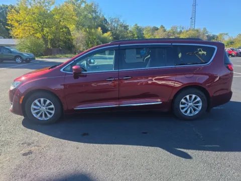 Another view of 2017 Chrysler Pacifica Touring L for sale in Chambersburg, PA at Kyner's Auto Sales, Inc.