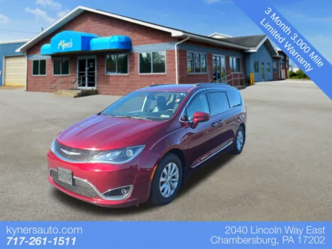Red 2017 Chrysler Pacifica Touring L for sale in Chambersburg, PA