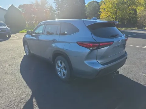 More photos of 2021 Toyota Highlander LE at Kyner's Auto Sales, Inc., PA