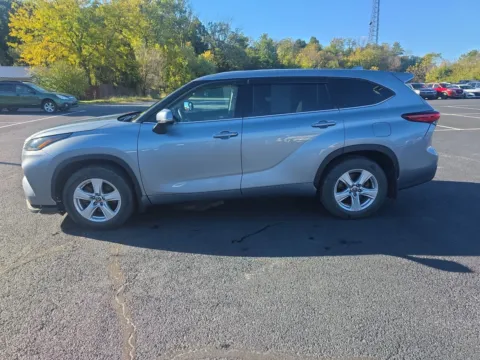 Another view of 2021 Toyota Highlander LE for sale in Chambersburg, PA at Kyner's Auto Sales, Inc.