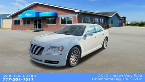 White 2014 Chrysler 300 for sale in Chambersburg, PA