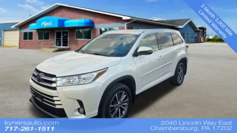 White 2019 Toyota Highlander for sale in Chambersburg, PA