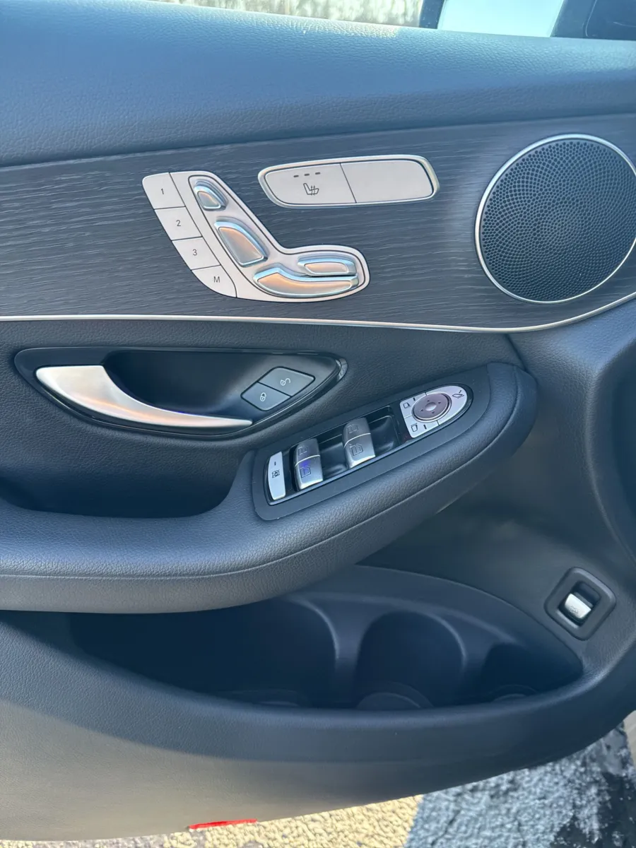 2022 Mercedes-Benz GLC GLC 300 — photo 13
