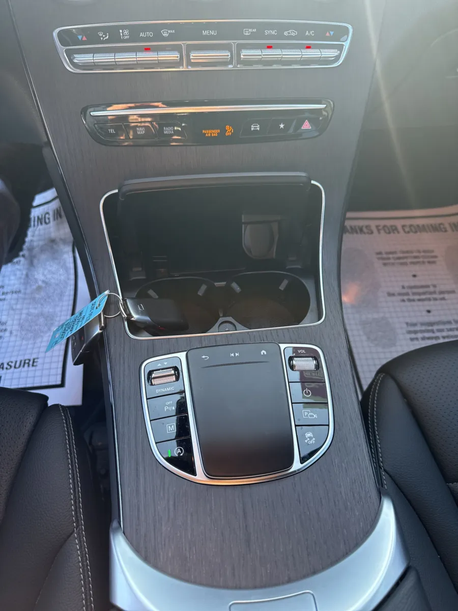 2022 Mercedes-Benz GLC GLC 300 — photo 16