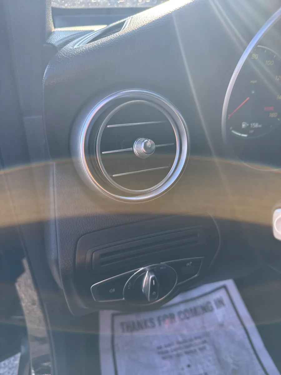 2022 Mercedes-Benz GLC GLC 300 — photo 14