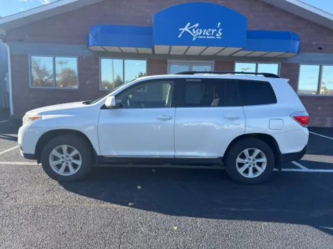 Another view of 2013 Toyota Highlander Base Plus V6 for sale in Chambersburg, PA at Kyner's Auto Sales, Inc.