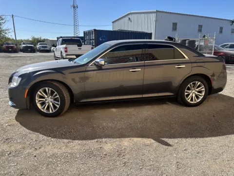 More photos of 2017 Chrysler 300 C at 4M Autoplex - Industrial Blvd, TX