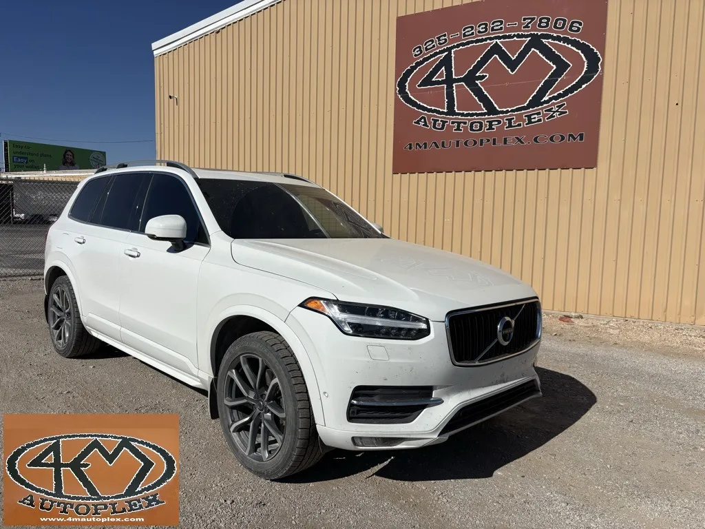 2016 Volvo XC90 Momentum