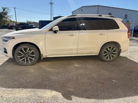 More photos of 2016 Volvo XC90 T6 Momentum at 4M Autoplex - Industrial Blvd, TX