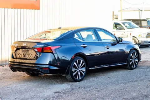 Another view of 2019 Nissan Altima 2.5 Platinum for sale in Abilene, TX at 4M Autoplex - Industrial Blvd