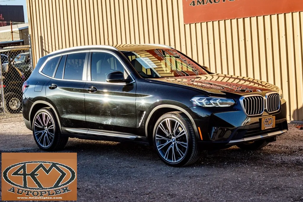 2022 BMW X3 30i's photo